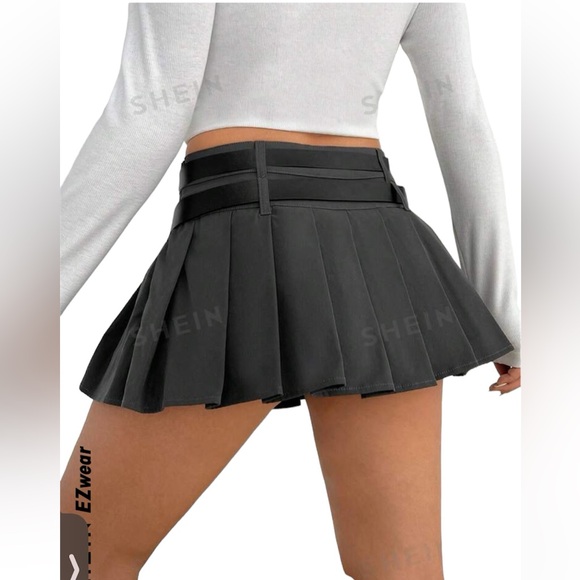 Pleated double belt skirt - Picture 3 of 6